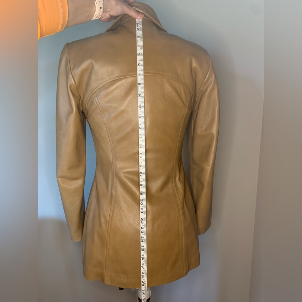 Danier soft tan leather lined jacket size S.great to dress up or down with jeans - Picture 5 of 11